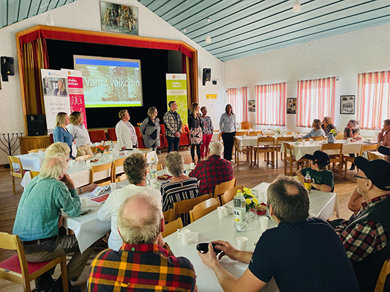 Människor samlade i stor sal för att lyssna till samtal om Nära vård i Ånge kommun.
